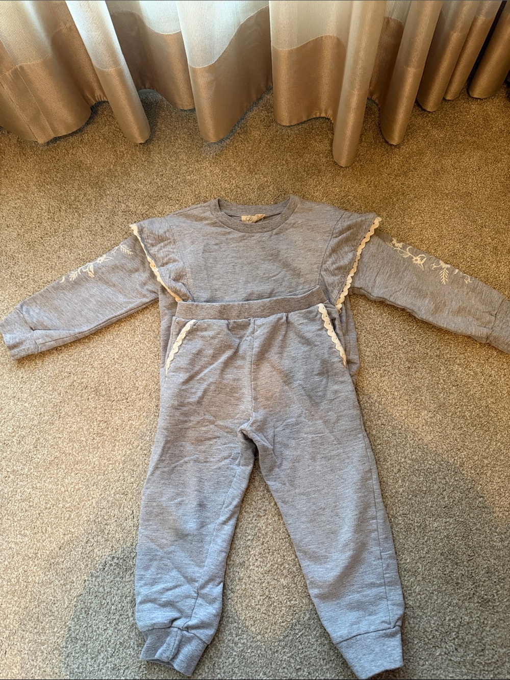 Jessica Simpson Gray Girls Ruffle Sweat Set